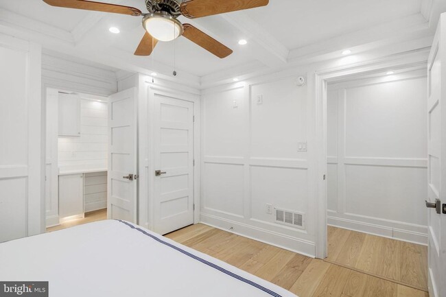 Building Photo - Beautifully Renovated 1 Bed Unit @ The Dor...