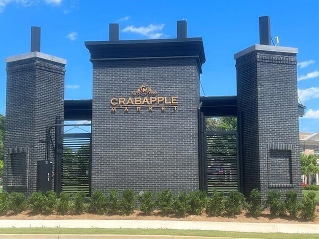 Building Photo - 12592 Waterside Dr