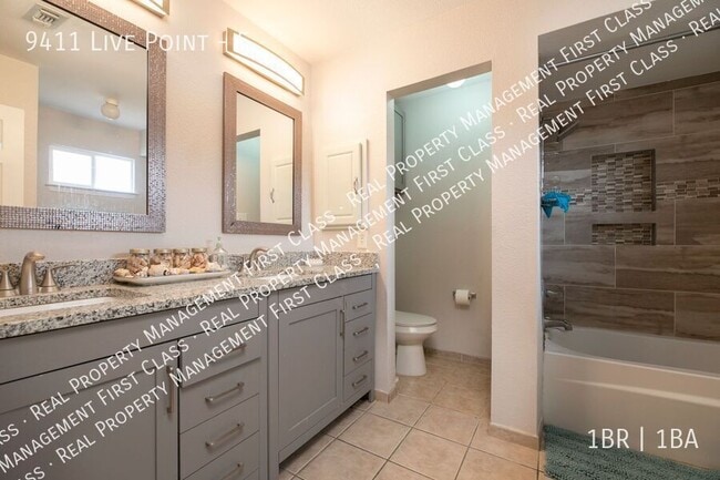 Building Photo - 9411 Live Point