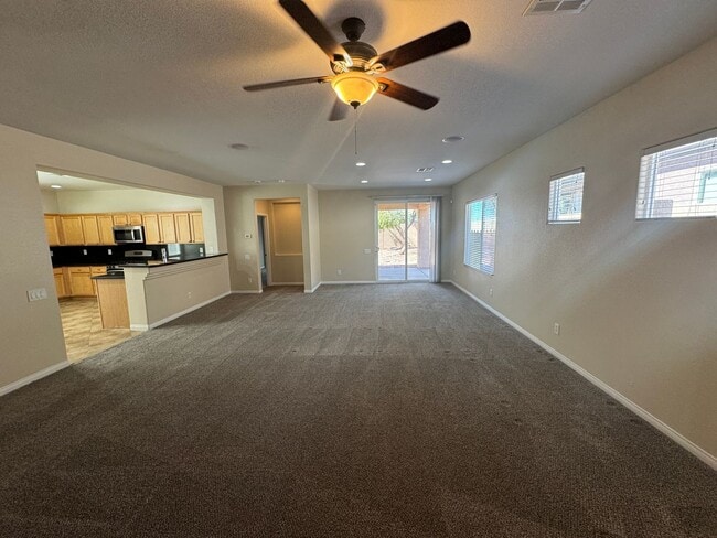 Building Photo - Spacious 3Bed/2Bath/2Car home nestled in the desirable Anthem Highlands Community