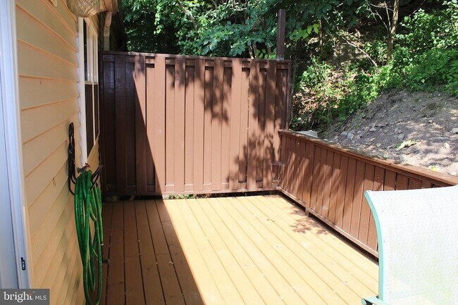 Building Photo - 167 Parker Ave