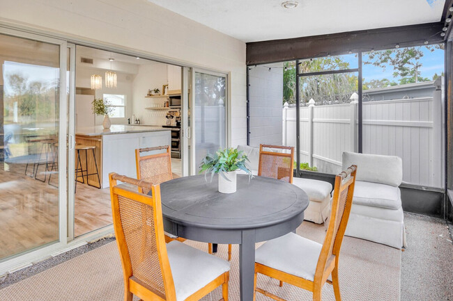 Building Photo - 10755 Clara Ln