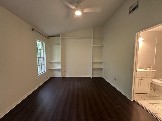 Building Photo - 308 S Bungalow Park Ave