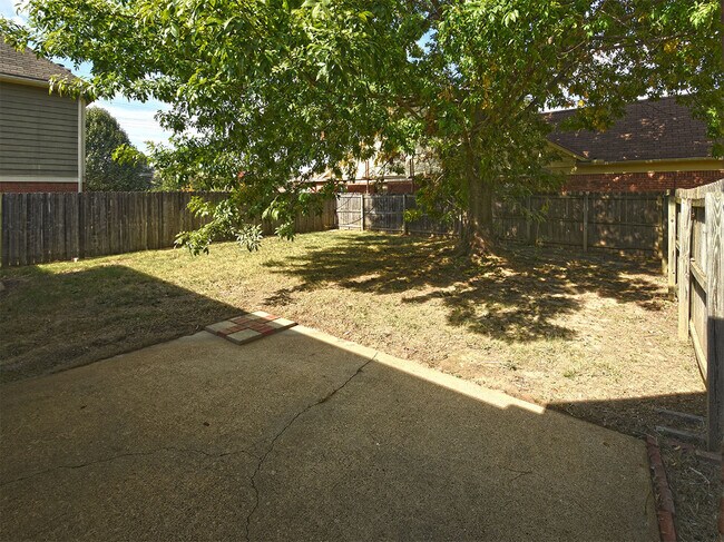 Building Photo - 8096 Ballarat Cove