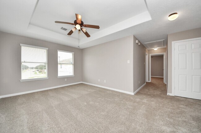 Building Photo - 7447 Oakwood Canyon Dr