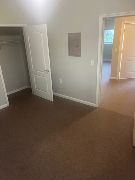 Building Photo - 316 W Walnut St