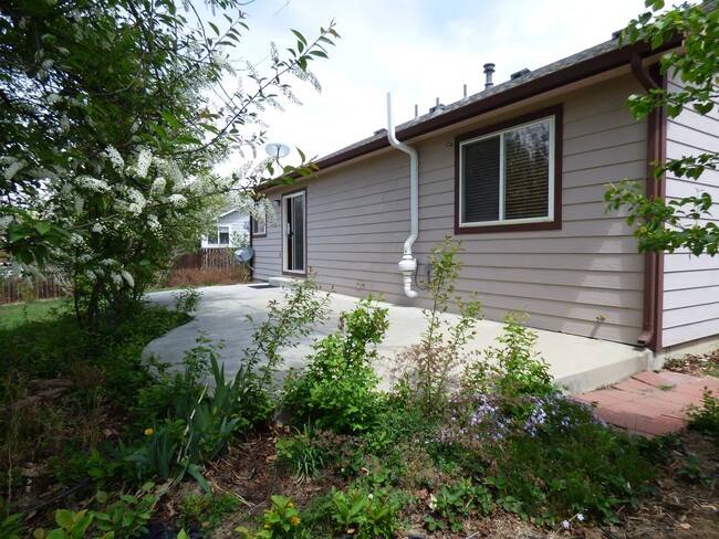 Building Photo - 3 Bedroom home in Loveland