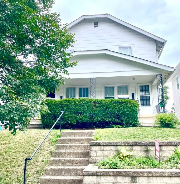 Building Photo - 346 Olentangy St