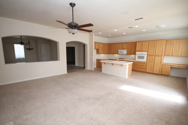 Building Photo - 4 Bed| 2 Bath | 2263SF | 3 Car Garage | Single Story | Tenant pays $190 monthly for WS&G