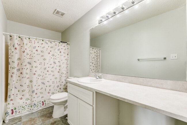 Building Photo - SPACIOUS 4-BEDROOM HOME IN PARKWOOD