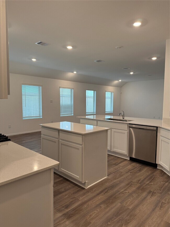 Building Photo - 7525 Angels Lndg Ln