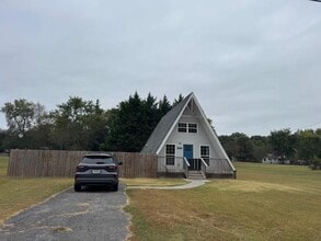 Building Photo - 351 Valley View Cir SE