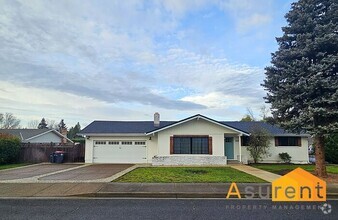 Building Photo - Move in Special! Lovely Remodeled Fully Fu...