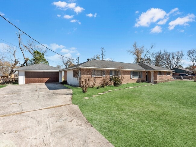 Building Photo - 7422 Nodding Pines Ln