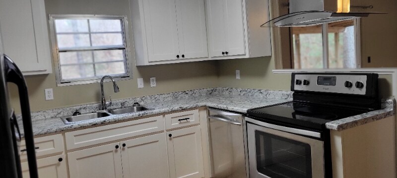 Building Photo - 195 American Ln