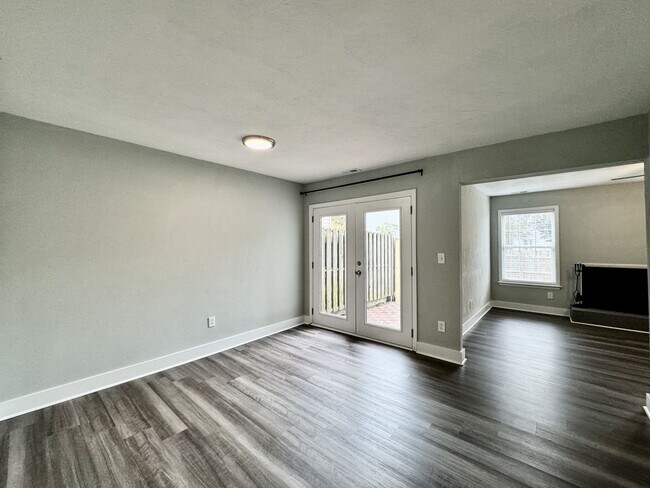 Building Photo - Updated & Ready For You On 12-05-25! A Pet-Friendly Home w/Attached Garage, All Appliances Convey...