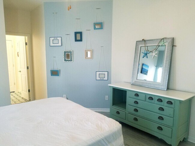 Building Photo - CORAL RIDGE