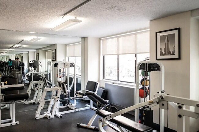 Building Photo - 150 Lawrence St