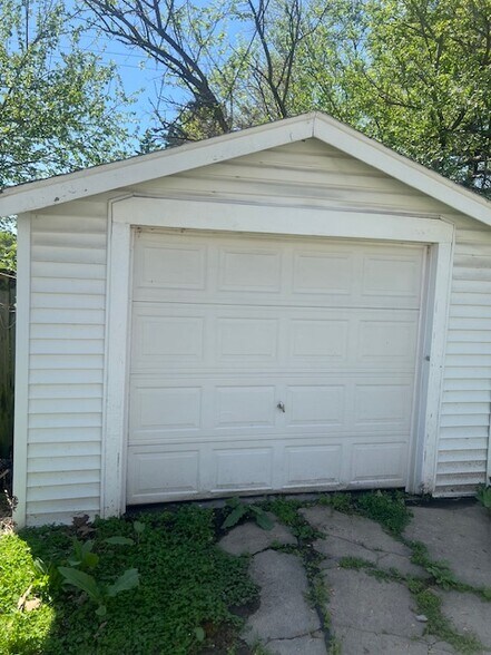 Building Photo - 4668 Tesson St