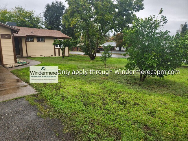 Building Photo - Orangevale Home Available Now!