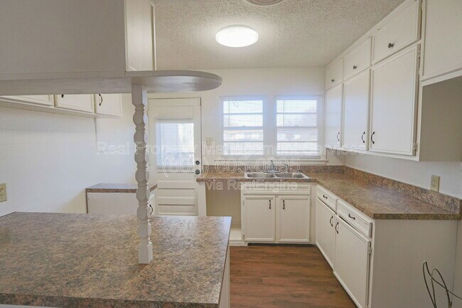 Building Photo - 3012 49th St