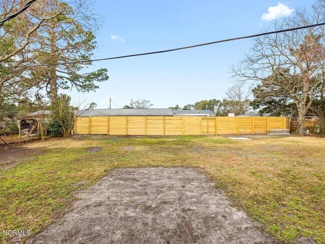 Building Photo - 113 N Crestwood Dr