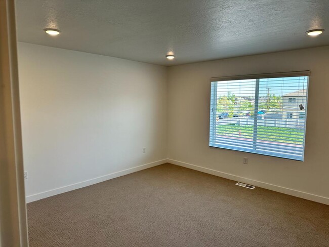 Building Photo - 1520 Fiore Dr