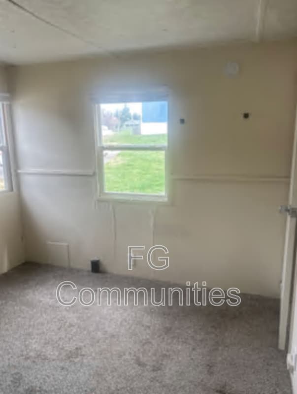 Building Photo - 23 Country Village Dr