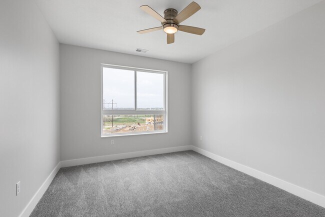 Building Photo - 1-Bedroom