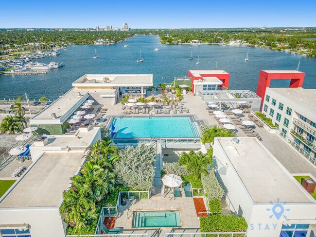 Building Photo - 777 N Ocean Dr