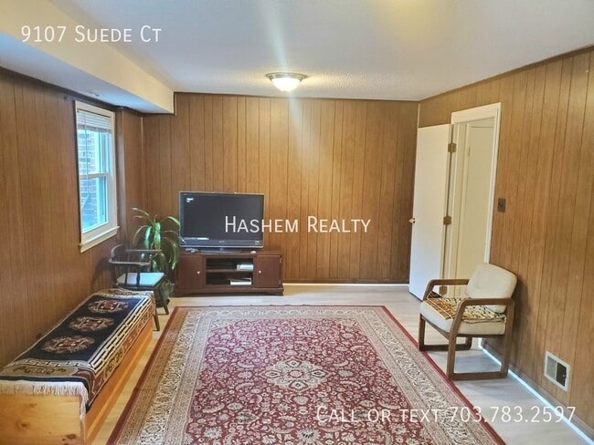Building Photo - Spacious 1 Bedroom Basement Rental with Pr...
