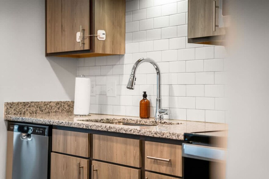 Building Photo - 14529 Star Water Rd