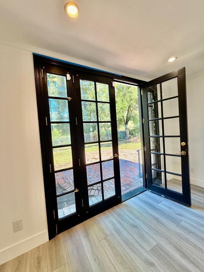 Building Photo - Gorgeous Encino Hills Home