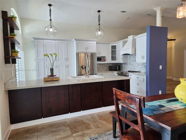 Building Photo - 9871 Red Heart Ln