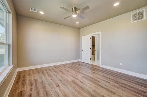 Building Photo - 616 Abadan Dr