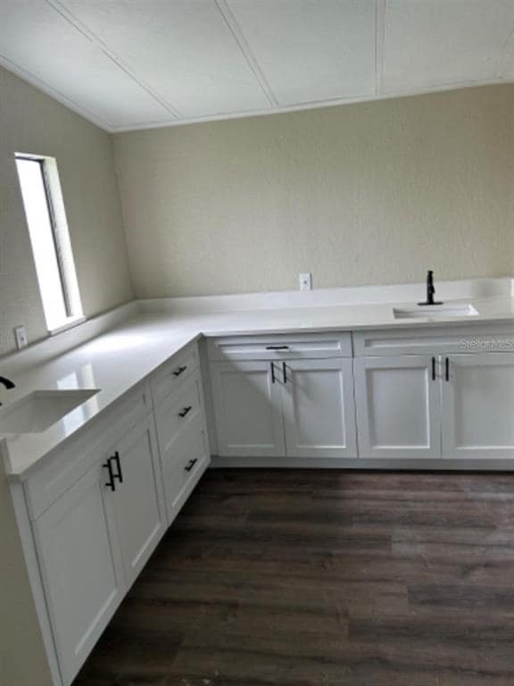 Building Photo - 39638 Sunvalley Dr