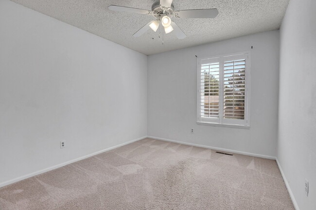 Building Photo - $3,195 - 4 Bed, 2 Bath Home in Broomfield ...