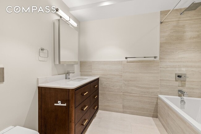 Building Photo - 48 W 68th St