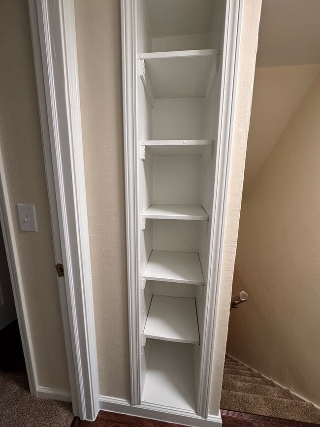 Building Photo - 127 N Roanoke Ave