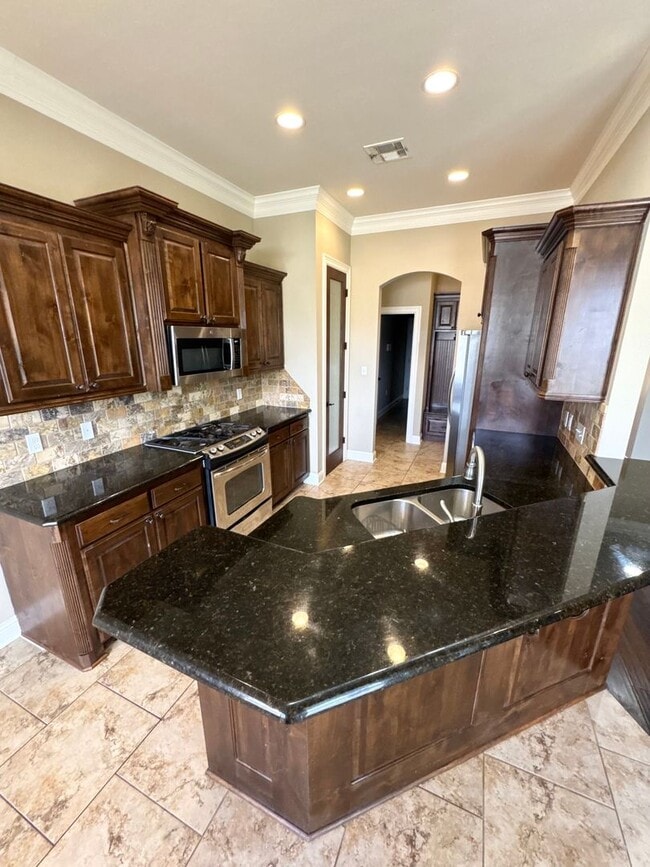 Building Photo - South Bossier Beauty!