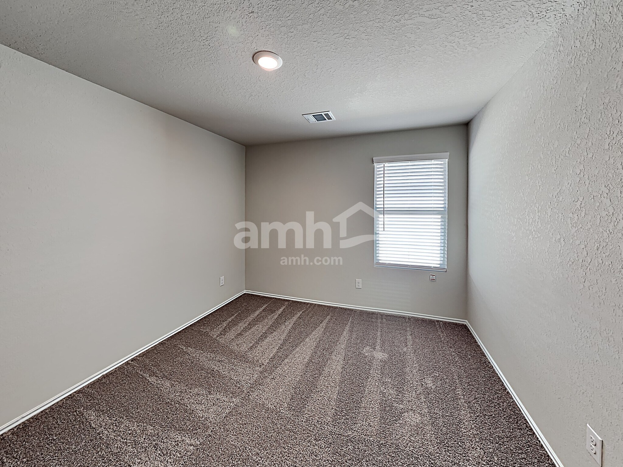 Building Photo - 10507 Varmus Dr