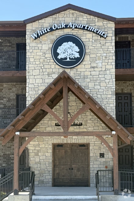 Building Photo - 1315 Airport Rd