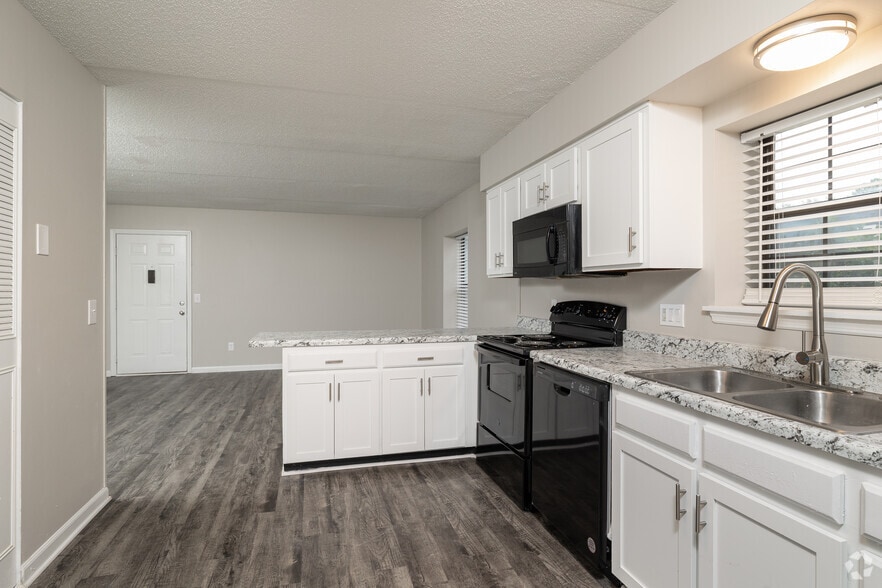 Interior Photo - Ledford at Hamilton Place