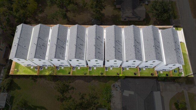 Building Photo - 717 Janisch Rd