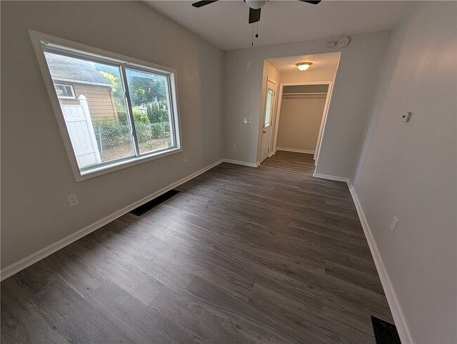 Building Photo - 82 Cragg Rd