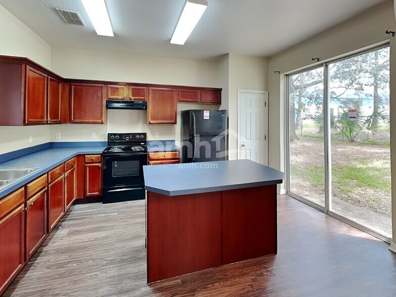 Building Photo - 517 Vicks Landing Dr