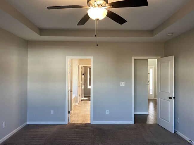 Building Photo - 401 Tivoli Wy