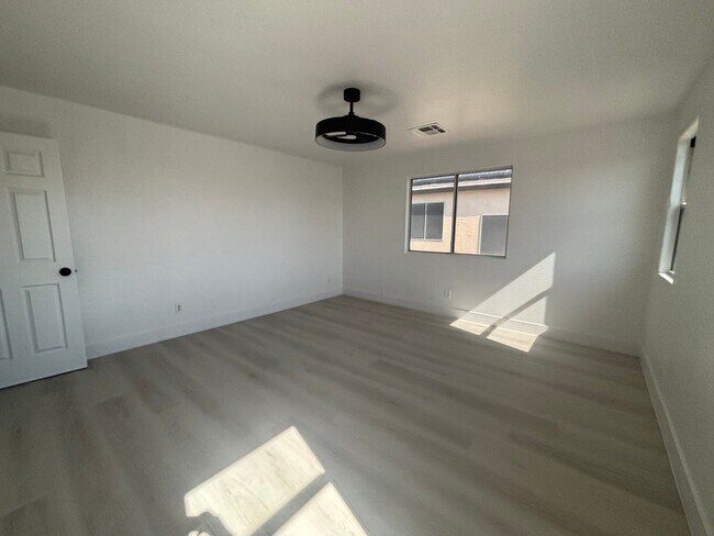 Building Photo - Spacious 4Br/3Ba Home in Galena Pointe – in North Las Vegas