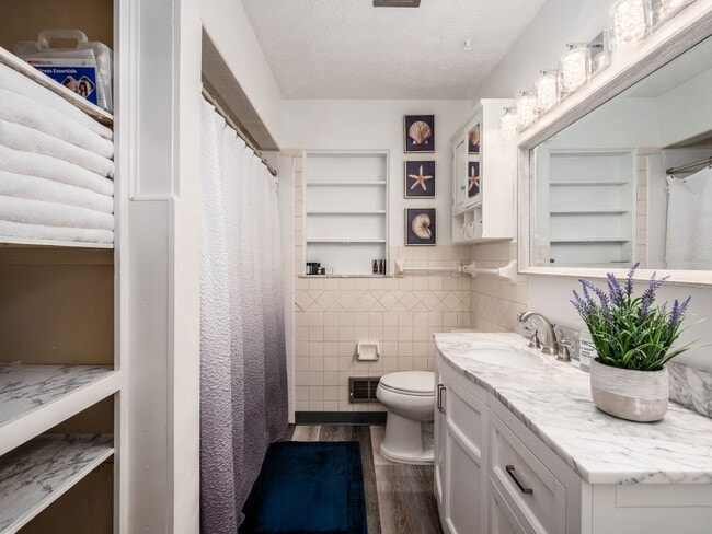 Building Photo - 123 E Alcott Rd