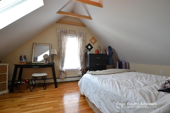 Building Photo - 7 Eulita Terrace